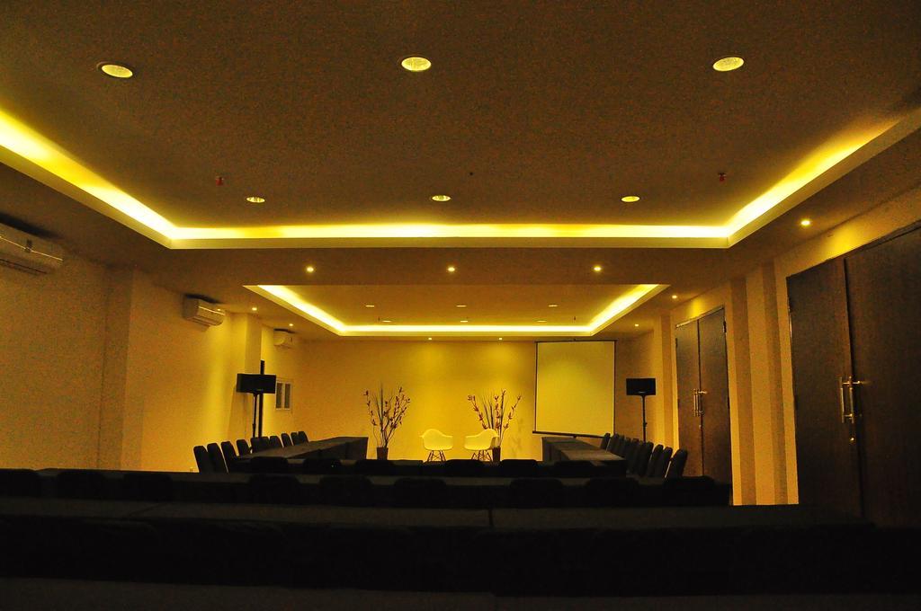 Summer Bed & Breakfast Banjarmasin  Buitenkant foto