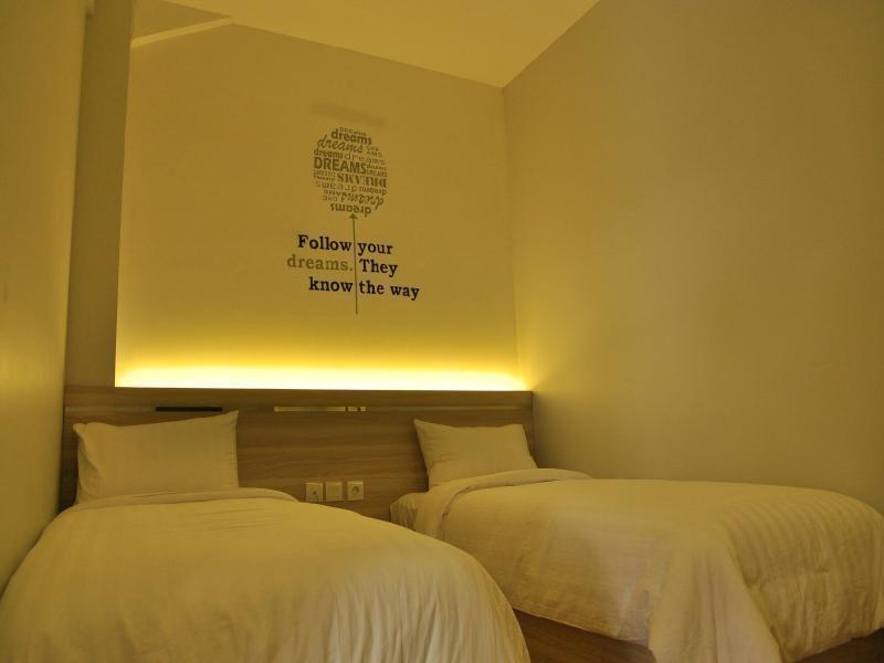 Summer Bed & Breakfast Banjarmasin  Buitenkant foto
